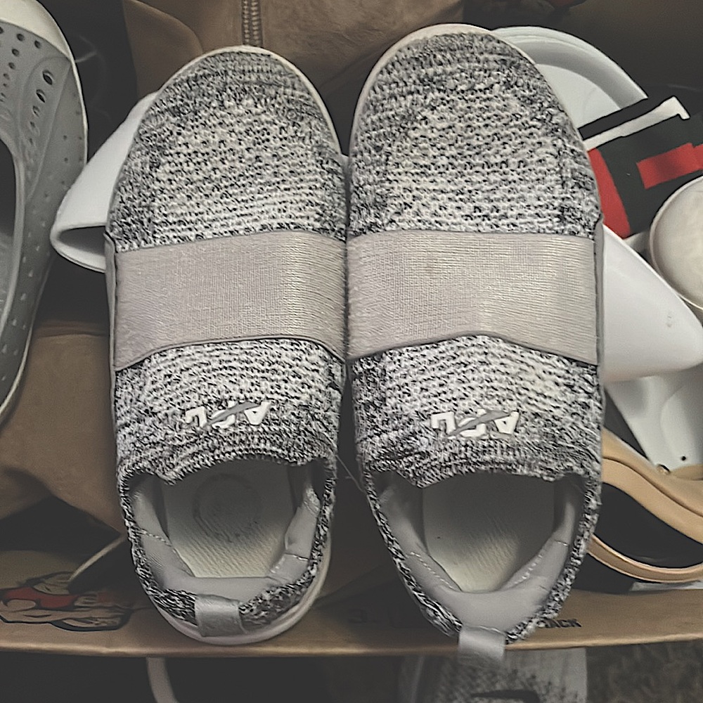 Kids Size 13 Grey APL Tennis Shoes